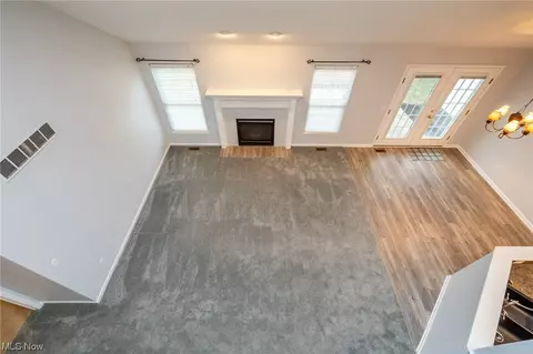 Living - 3817 Parkside Cir E, Lorain, OH 44053 photo 4 of 4