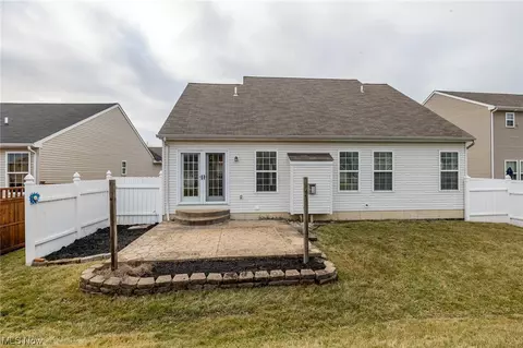 Exterior - 3817 Parkside Cir E, Lorain, OH 44053 photo 4 of 5