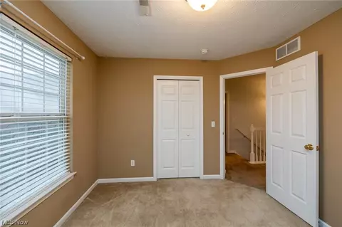 Bedroom - 3817 Parkside Cir E, Lorain, OH 44053 photo 2 of 3