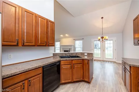 Kitchen - 3817 Parkside Cir E, Lorain, OH 44053 photo 1 of 4
