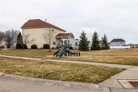 Exterior - 3817 Parkside Cir E, Lorain, OH 44053 photo 5 of 5