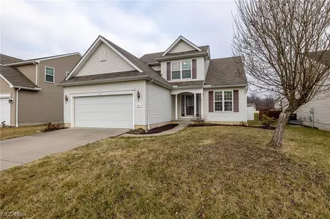 Exterior - 3817 Parkside Cir E, Lorain, OH 44053 photo 2 of 5