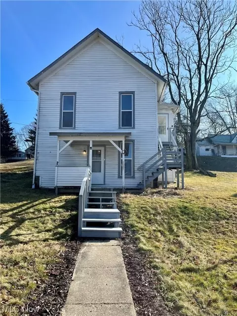138 N Crawford St, Millersburg, OH 44654