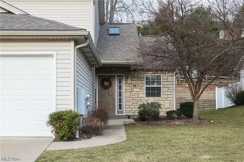 98 Falling Water, Munroe Falls, OH 44262