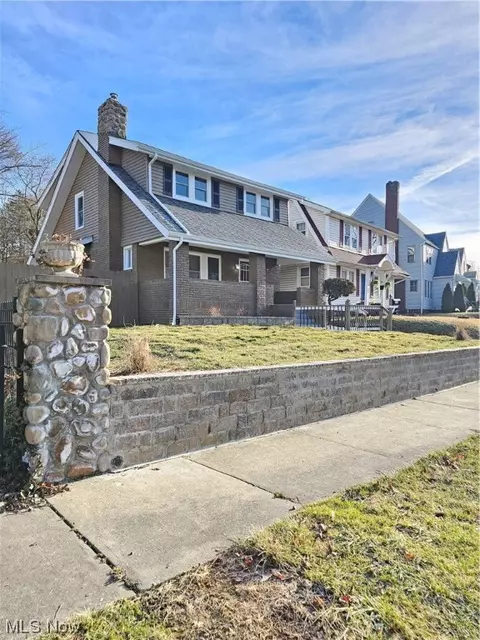 733 Rainbow, Akron, OH 44320