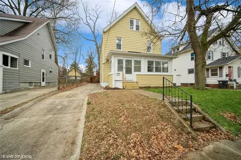 726 Carlysle, Akron, OH 44310