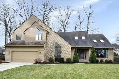 31656 Tradewinds Dr, Avon Lake, OH 44012
