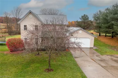 1072 Mace Rd NE, Carrollton, OH 44615