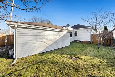 Exterior - 5402 Forest Ave, Parma, OH 44129 photo 8 of 10