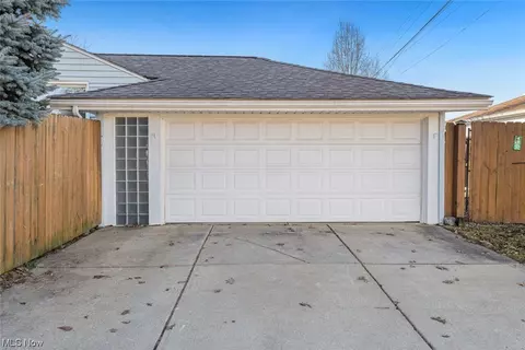 Exterior - 5402 Forest Ave, Parma, OH 44129 photo 6 of 10