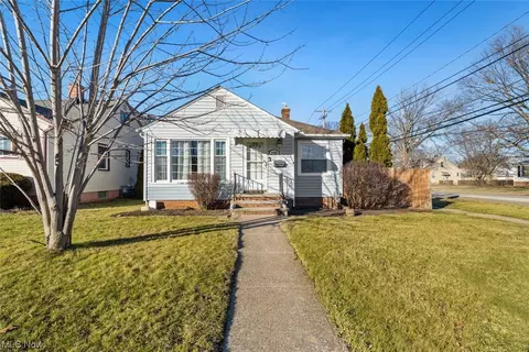 Exterior - 5402 Forest Ave, Parma, OH 44129 photo 2 of 10