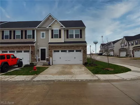 1192 Forecastle Trl, Medina, OH 44256