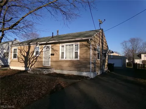 2936 Fletcher Ave NE, Canton, OH 44705