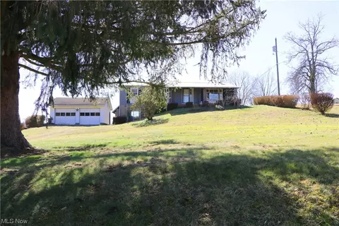 1280 Goose Run Rd, Marietta, OH 45750