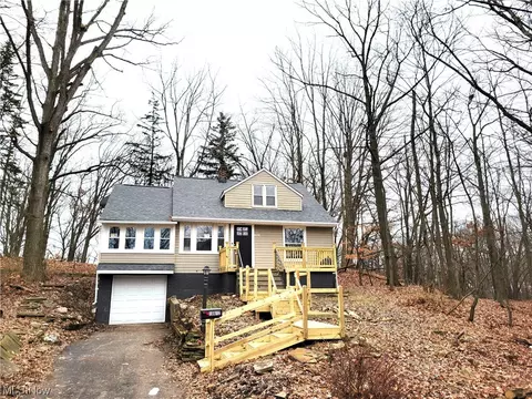 10612 Mountview Rd, Garfield Heights, OH 44125