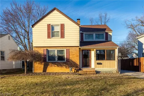 1524 W 12th St, Lorain, OH 44052