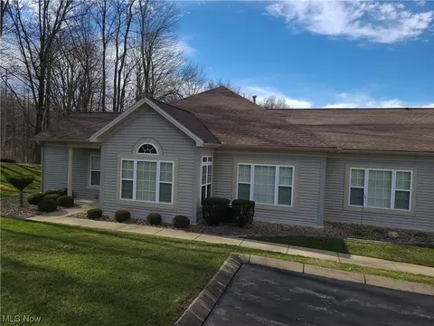 5645 Clingan Rd #11 D, Struthers, OH 44471