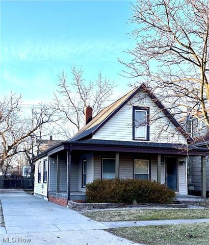 47 Woodrow Ave, Bedford, OH 44146