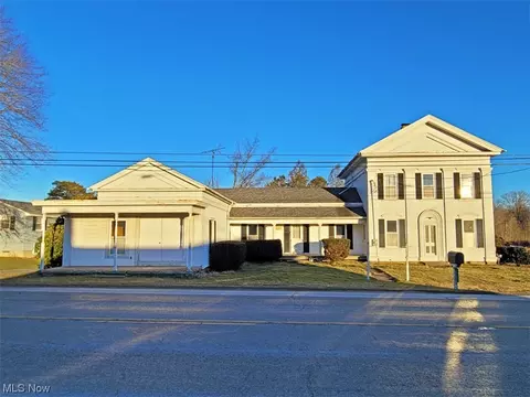 7902 St Rt 7, Williamsfield, OH 44093