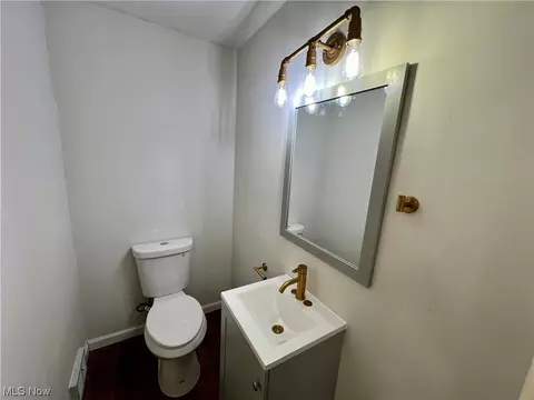 Bath - 1764 E 228th St, Euclid, OH 44117 photo 4 of 4