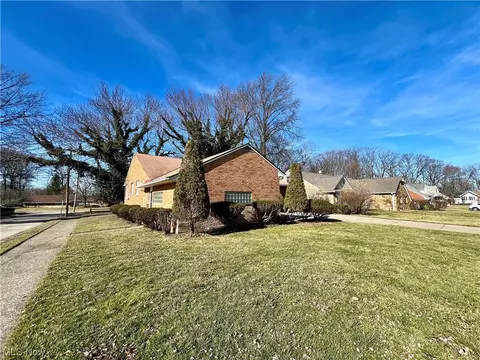 Exterior - 1764 E 228th St, Euclid, OH 44117 photo 8 of 11