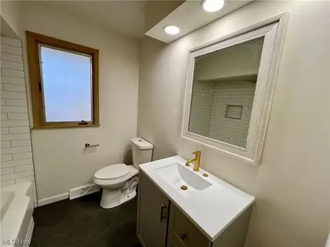 Bath - 1764 E 228th St, Euclid, OH 44117 photo 1 of 4