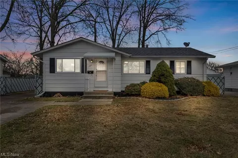 1921 Homewood Dr, Lorain, OH 44055