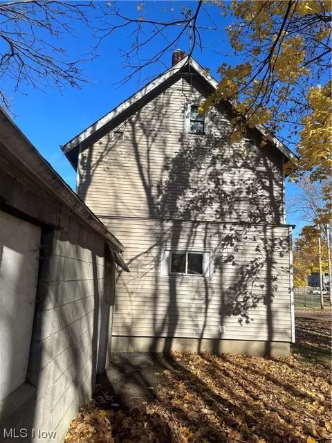 Exterior - 44 W Dalton, Akron, OH 44310 photo 3 of 5
