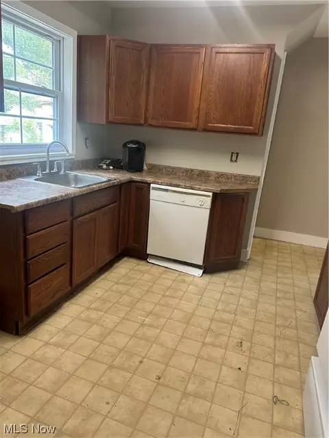 Kitchen - 44 W Dalton, Akron, OH 44310 photo 1 of 1
