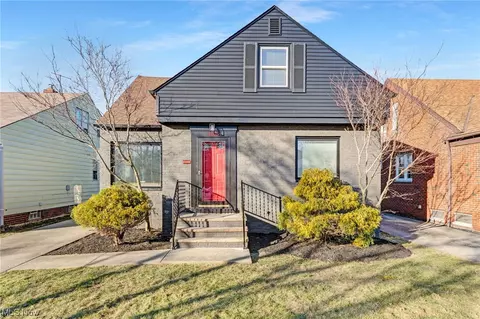 4077 Stonehaven Rd, South Euclid, OH 44121
