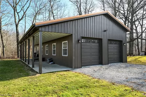 Exterior - 344 Elyria St, Lodi, OH 44254 photo 4 of 10