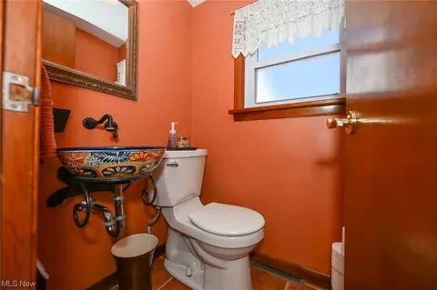 Bath - 344 Elyria St, Lodi, OH 44254 photo 3 of 3
