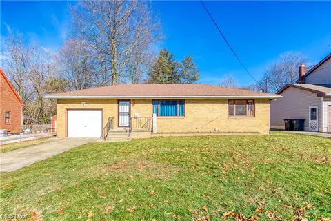 1205 Chester Ave, Akron, OH 44314