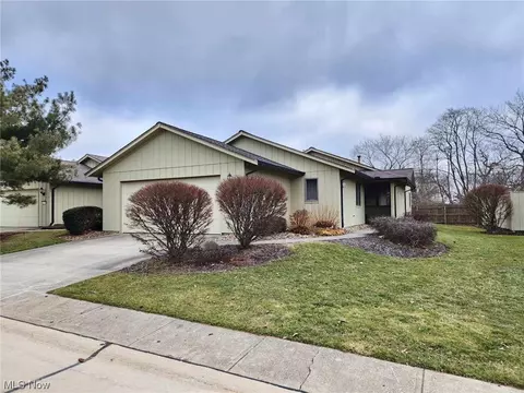 11401 Co Moor, Strongsville, OH 44149