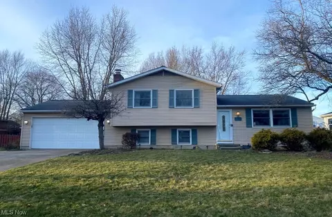 1703 Belfair Dr, Twinsburg, OH 44087