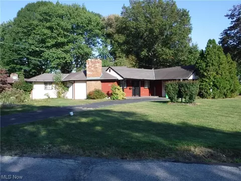 2079 Sagamore Dr, Euclid, OH 44117