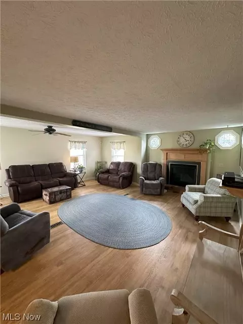 Living - 111 Martha, Elyria, OH 44035 photo 2 of 3