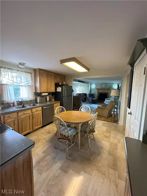 Dining - 111 Martha, Elyria, OH 44035 photo 1 of 2