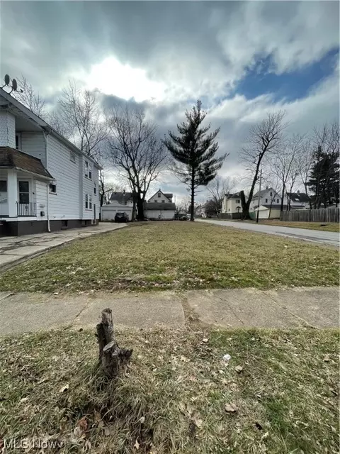 1825 Mayview, Cleveland, OH 44109