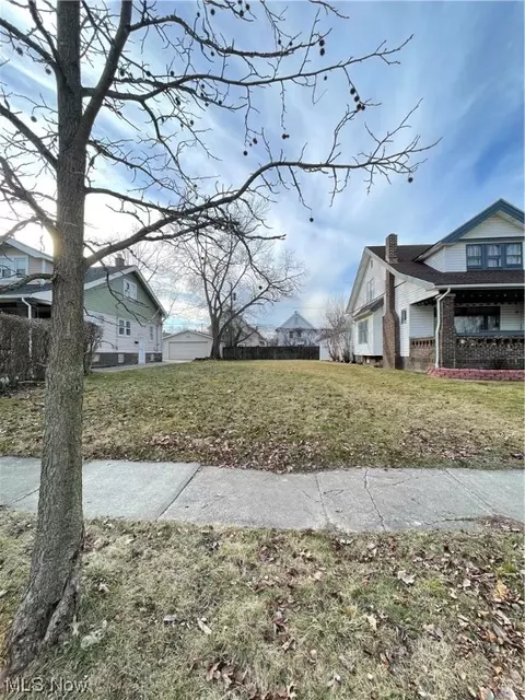 3598 Menlo, Shaker Heights, OH 44120