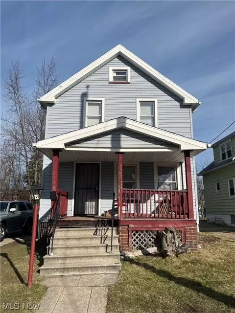 13717 Chapelside Ave, Cleveland, OH 44120