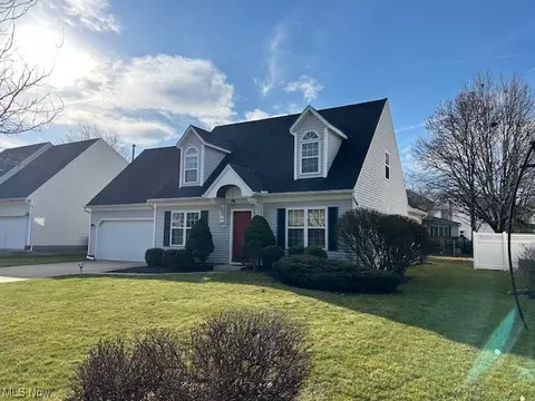 Exterior - 37416 Bethany Ct, Willoughby, OH 44094 photo 2 of 8