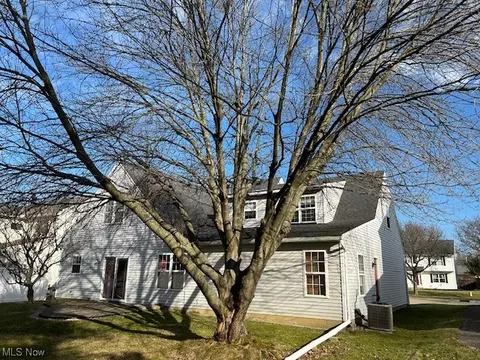 Exterior - 37416 Bethany Ct, Willoughby, OH 44094 photo 5 of 8