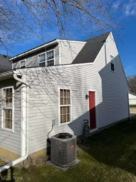 Exterior - 37416 Bethany Ct, Willoughby, OH 44094 photo 7 of 8