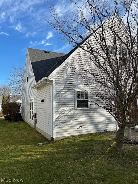 Exterior - 37416 Bethany Ct, Willoughby, OH 44094 photo 6 of 8