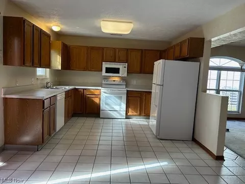 Kitchen - 37416 Bethany Ct, Willoughby, OH 44094 photo 1 of 1