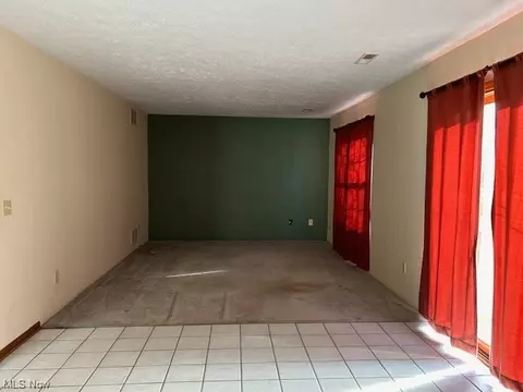 Living - 37416 Bethany Ct, Willoughby, OH 44094 photo 2 of 2