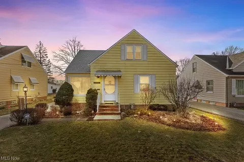 14700 James Ave, Maple Heights, OH 44137