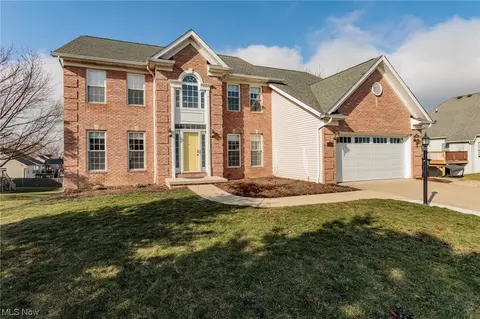 2014 Glenmont Dr, Brunswick, OH 44212
