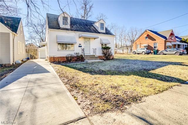 19160 Raymond St, Maple Heights, OH 44137